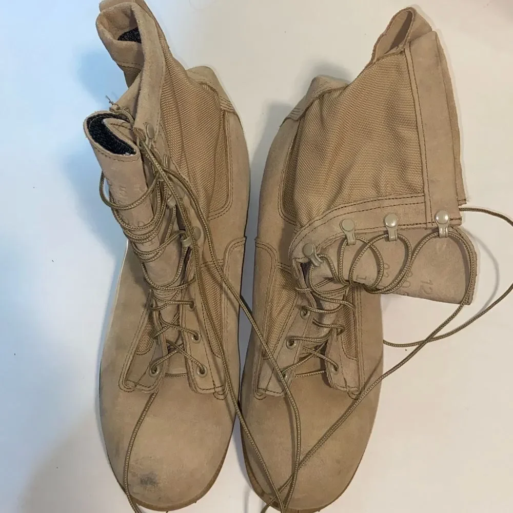 Wellco Vibram Men Shoes Boot Size 12.5